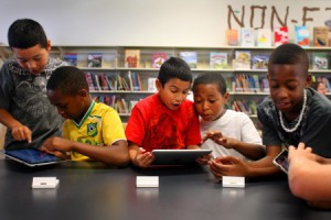 ipadkids-100603 ipad in school